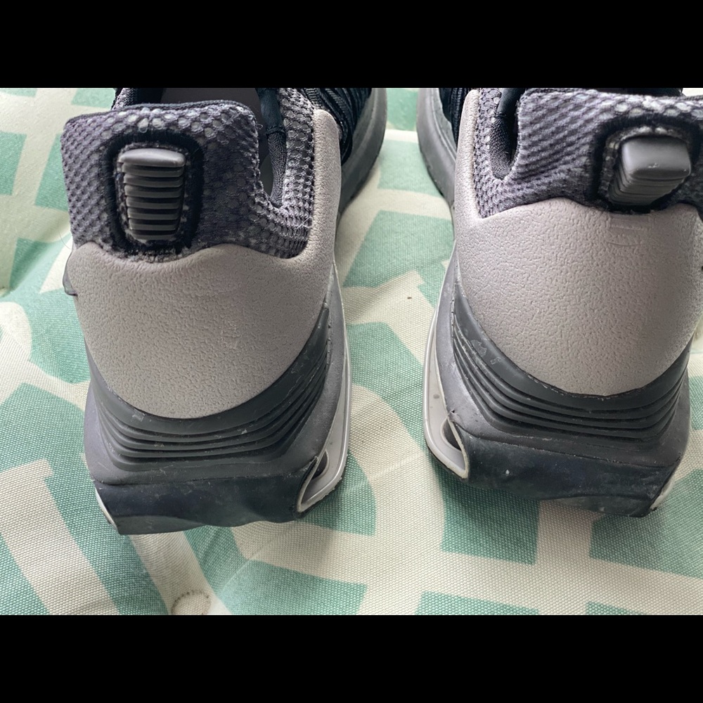 Nike - Picture 4 of 5
